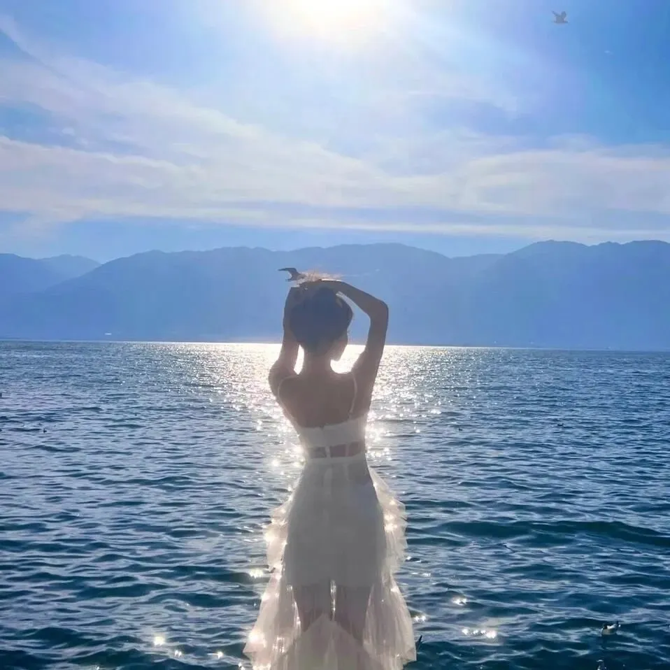 探讨女性婚姻《麦秋》原节子经典之作：大家族中大龄未婚女儿的婚嫁风波，细水长流的家庭剧