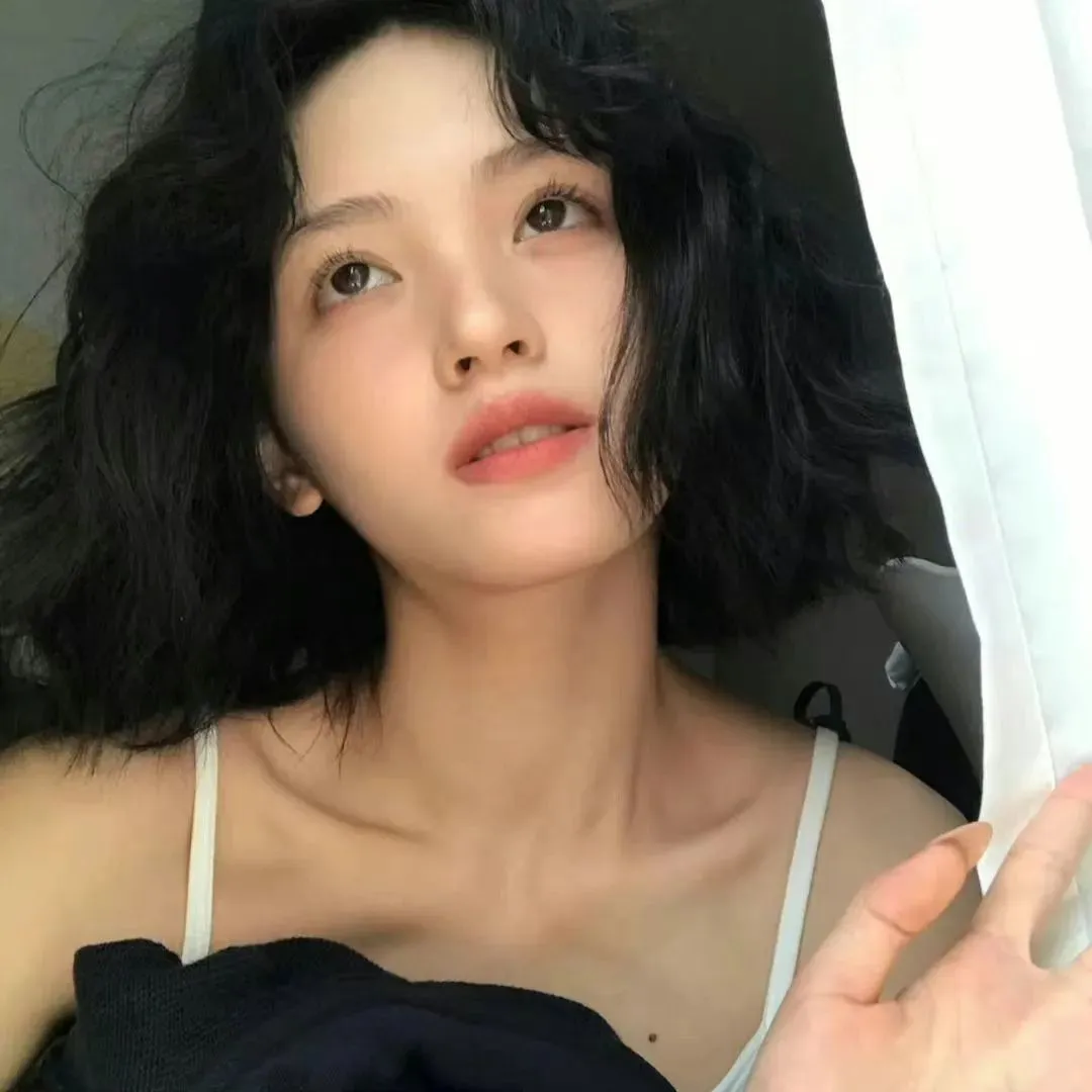 经典古装剧情片《王的男人》李准基绝美登场：民间戏子卷入残酷宫廷内斗，悲情落幕
